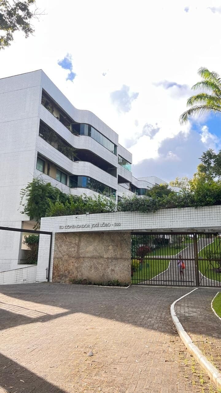 Apartamento à venda no bairro de Apipucos com 200m², 4 Suítes e 4 Vagas – Edf. Comendador José Lobo