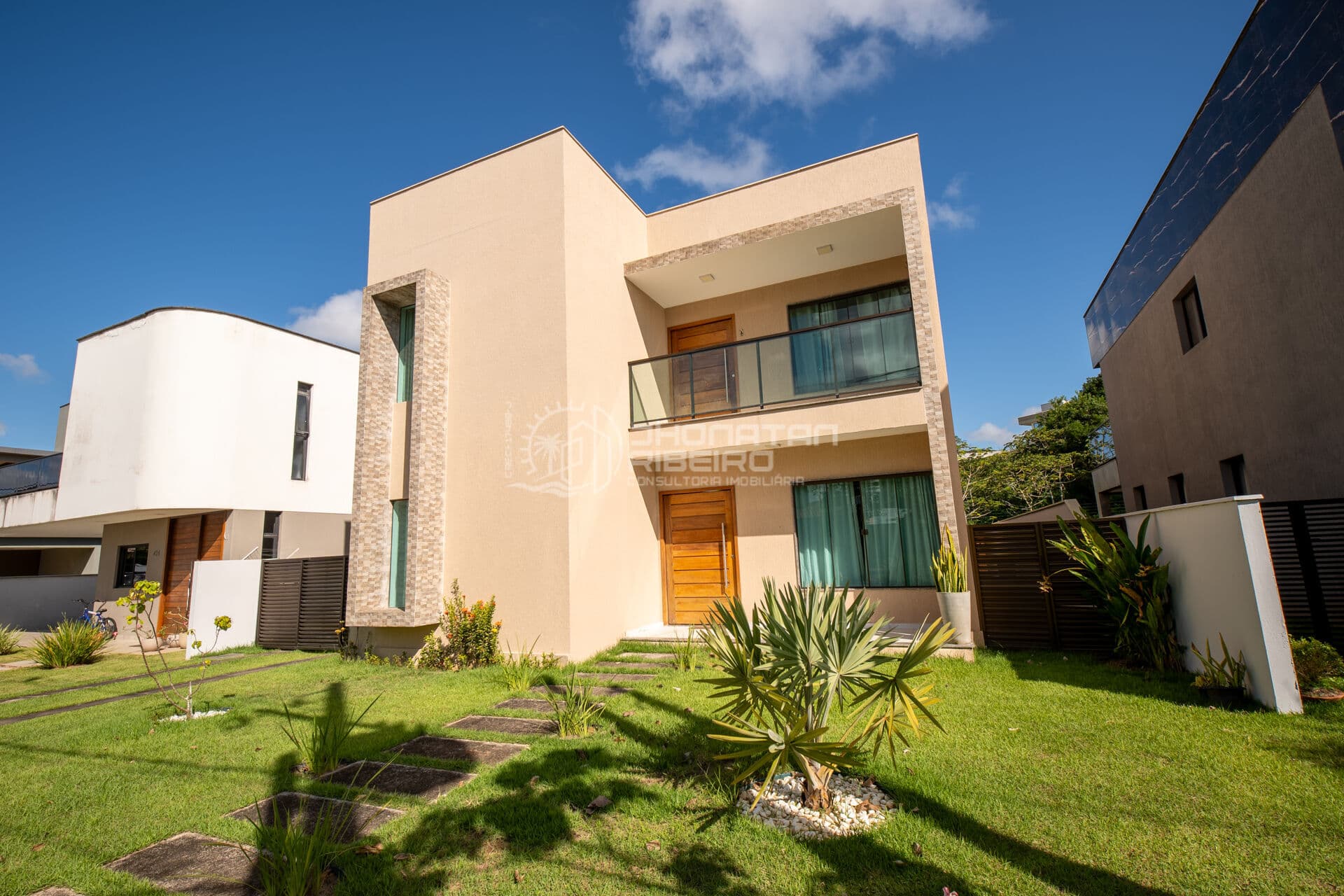 Casa à venda no Alphaville Pernambuco 2 com 250m², 4 Quartos e 3 Suítes, estrutura de lazer completa