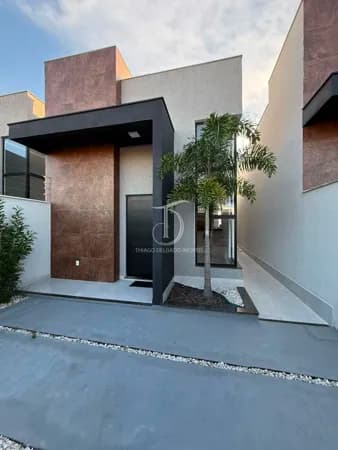🏡 CASA NOVA DE ALTO PADRÃO A UMA QUADRA DA PRAIA