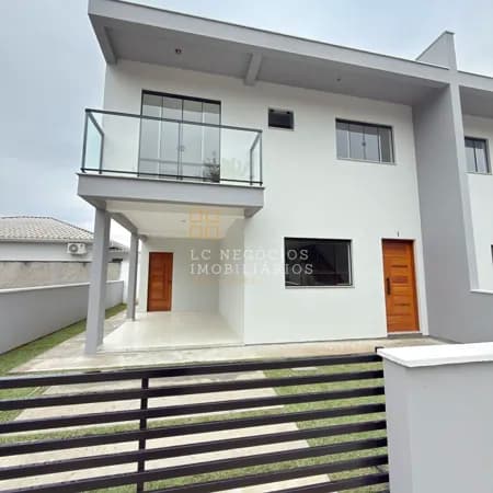 Sobrado em São José - Forquilhas