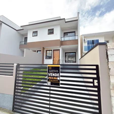 Sobrado em São José - Potecas