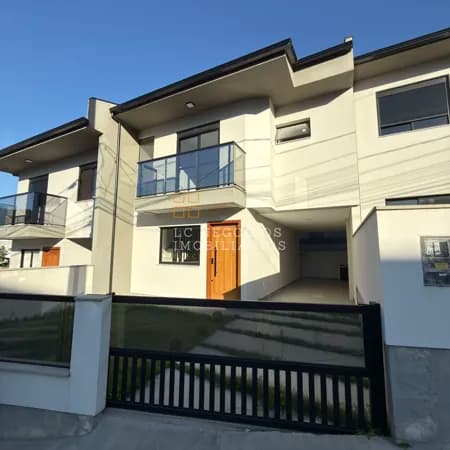 Sobrado em São José - Potecas