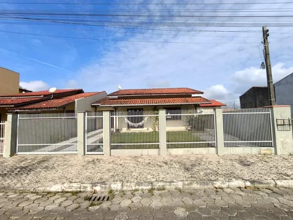 RESIDÊNCIA LOCAÇÃO ANUAL ENSEADA