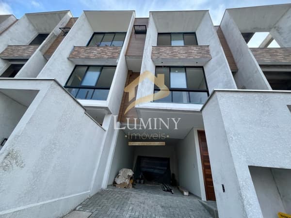 Sobrado geminado duplex no bairro Vila Lenzi