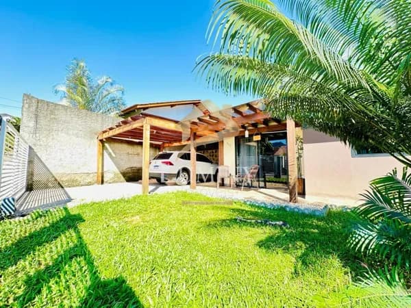 Casa Padrão no bairro Vila Lenzi