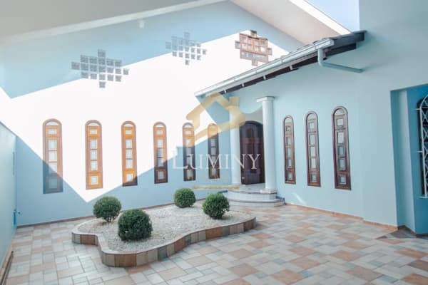 Casa Padrão no bairro Vila Lenzi