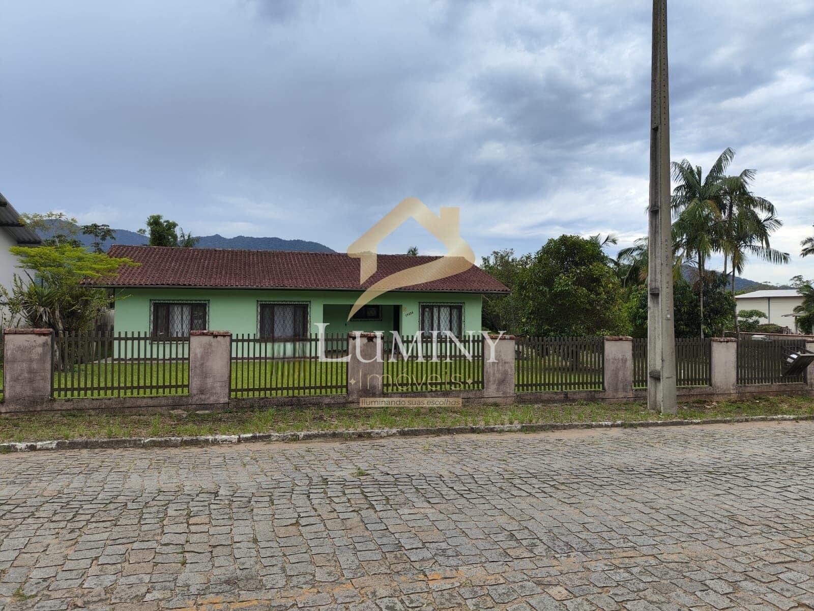 Casa Padrão no bairro Santa Luzia