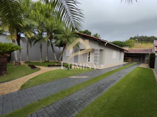 Casa Padrão no bairro Chico de Paula