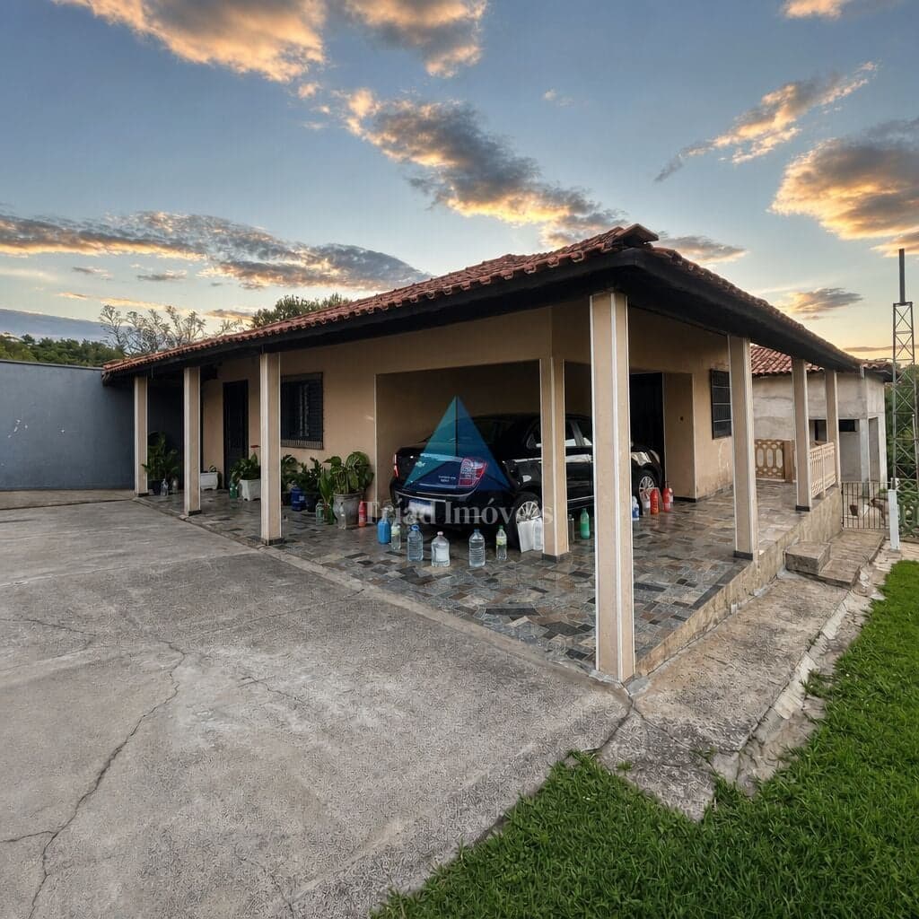 CHÁCARA COM 2 CASAS E PISCINA EM SANTA BÁRBARA D'OESTE - SP: CONHEÇA SEU PARAÍSO PARTICULAR!