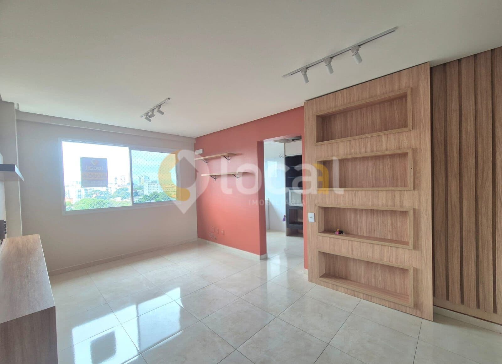 Apartamento Padrão com 02 dormitorios e garagem