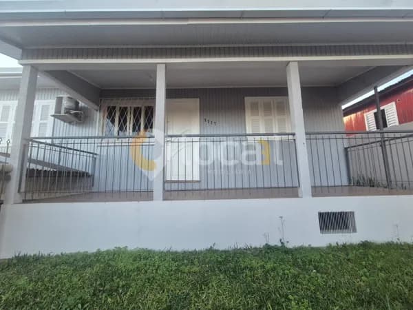 Casa Padrão com 03 dormitórios