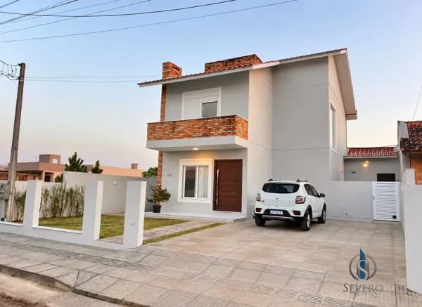 Casa com Piscina Aquecida em Bellatorres II – Passo de Torres/SC 🌊✨