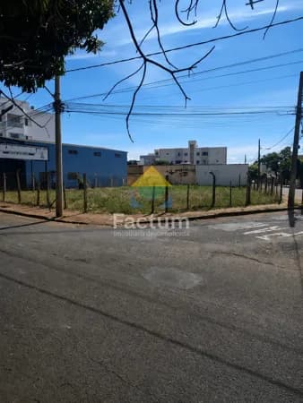 Lote/Terreno em Uberlândia - Tubalina