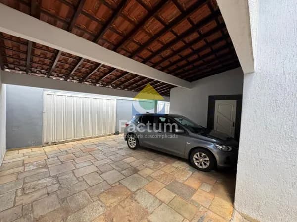Casa em Uberlândia - Santa Mônica