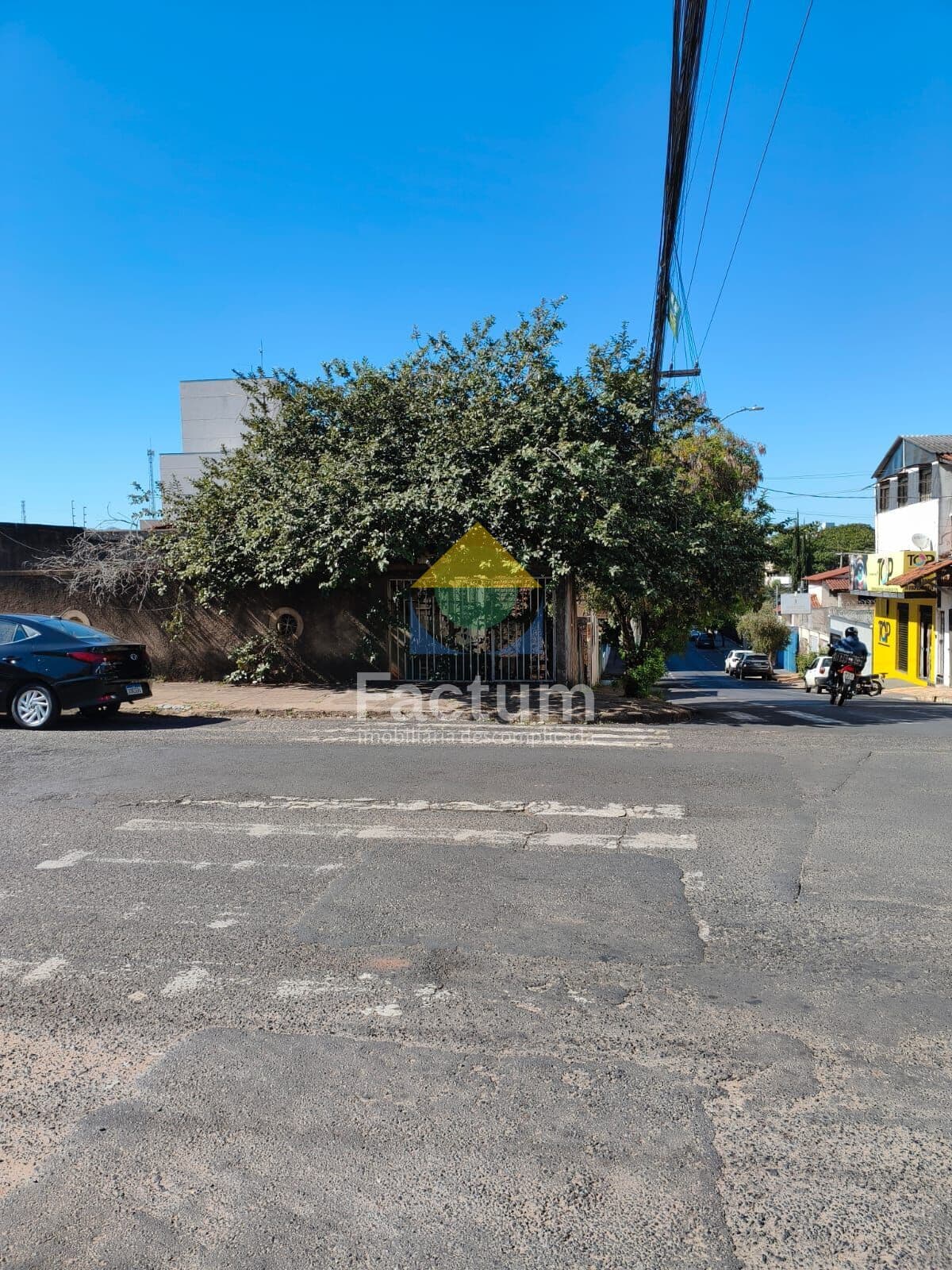 Lote/Terreno em Uberlândia - Brasil