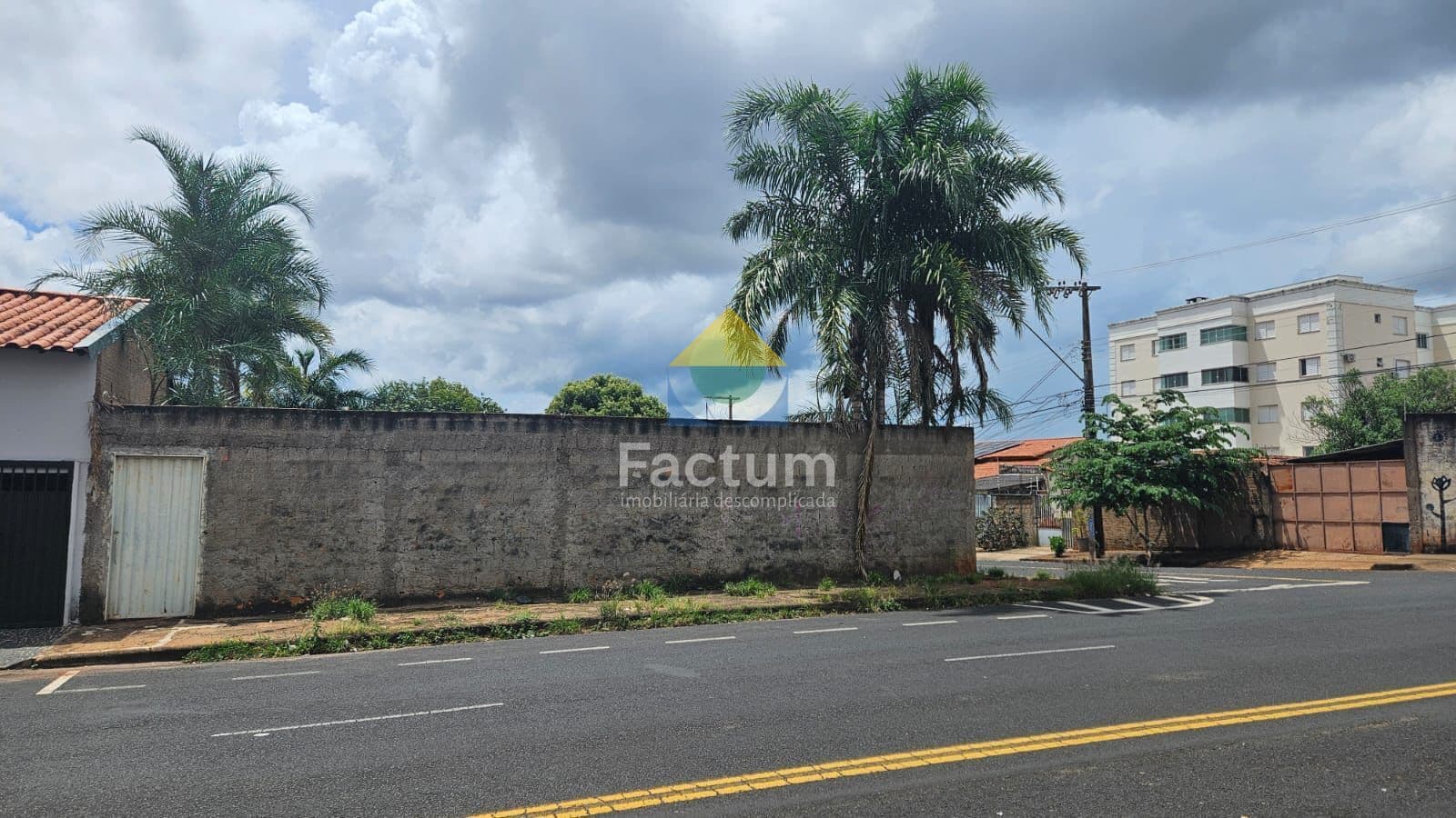 Lote/Terreno em Uberlândia - Segismundo Pereira