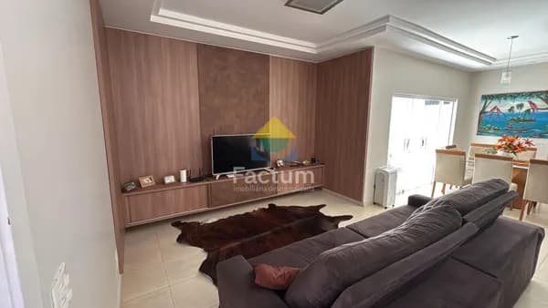 Casa em Uberlândia - Santa Rosa