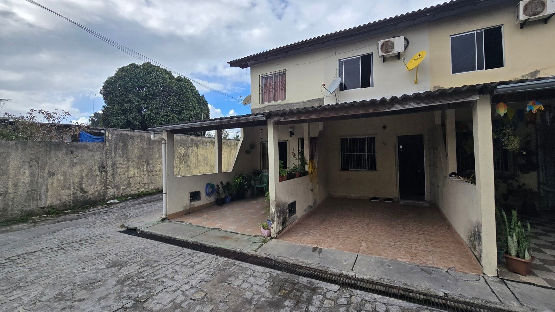 Village à venda em Dias d'Ávila, 2 quartos, com energia solar e garagem coberta – Excelente localização perto do Atakarejo