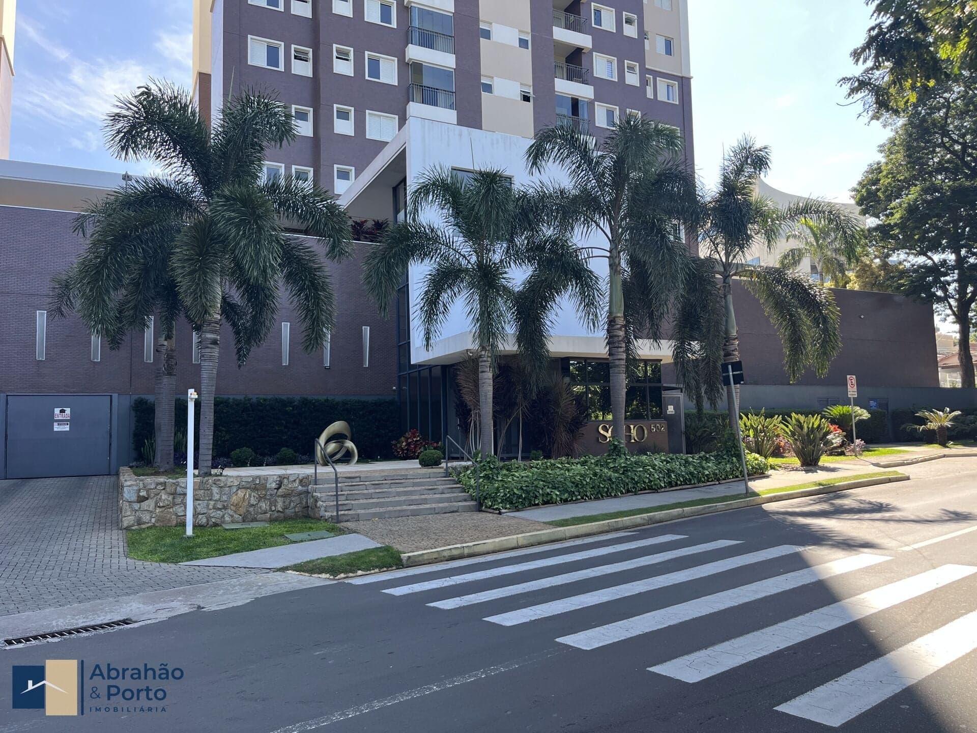 Apartamento para locação - 3 dormitórios, 1 suíte e 2 vagas.