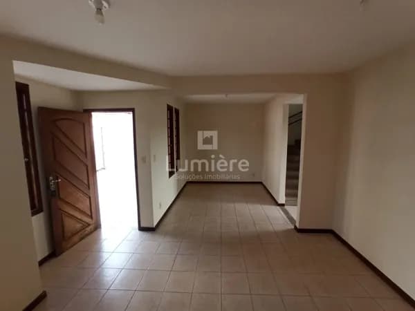 Casa Triplex 4 Quartos sendo 1 Suíte no Residencial Samoa – Belvedere, Volta Redonda
