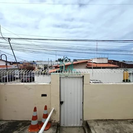 Casa com 3 Quartos à venda na Mangabeiras com Grande Terreno de 351m²