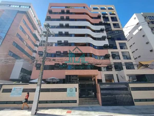 Apartamento com 3 Quartos e Varanda em Andar Alto à venda na Ponta Verde