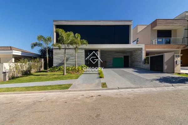 CASA EXUBERANTE NO GÊNESIS 2 – ALPHAVILLE