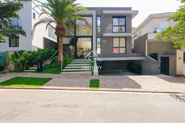 Casa nova de alto padrão à venda no Gênesis 1, em Alphaville