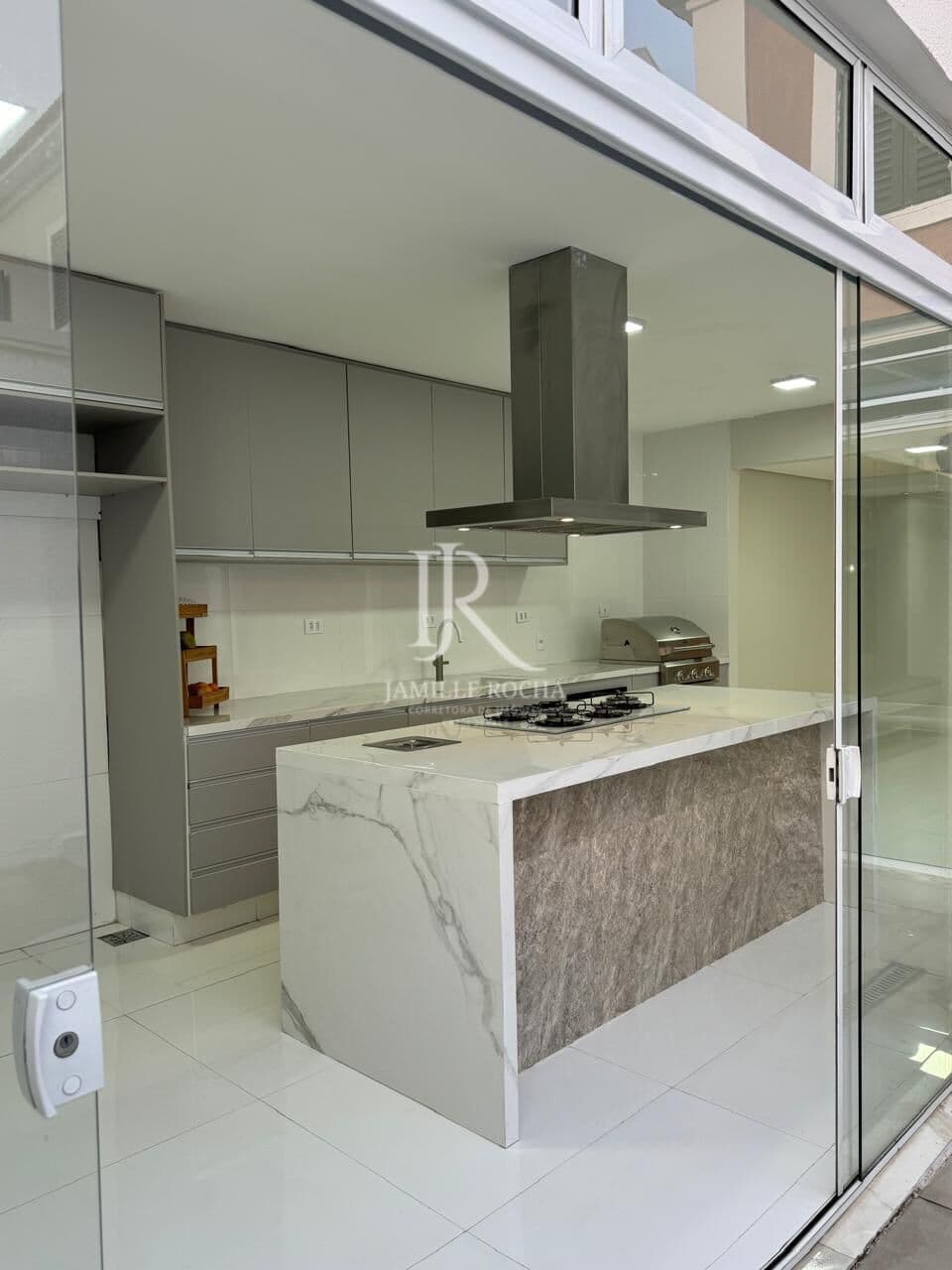 Tamborezinho - Linda casa para locação em Alphaville/SP