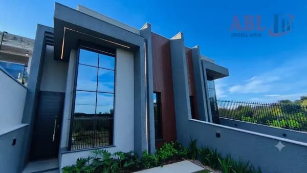 Casa Moderna de Alto Padrão à Venda no Bairro Renascença