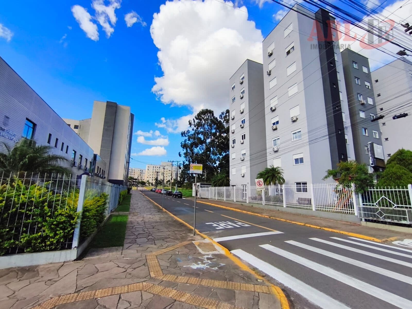 Apartamento a venda com 03 dormiórios e duas vagas em Cachoeirinha