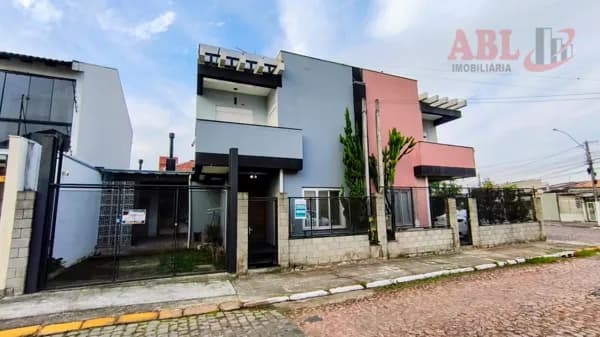 Sobrado em Cachoeirinha - Parque da Matriz
