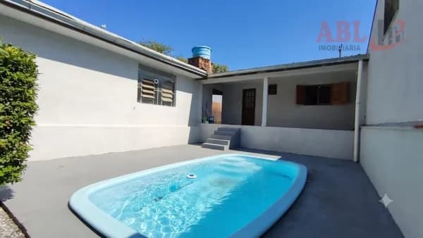 Casa 03 quartos com piscina 03 vagas