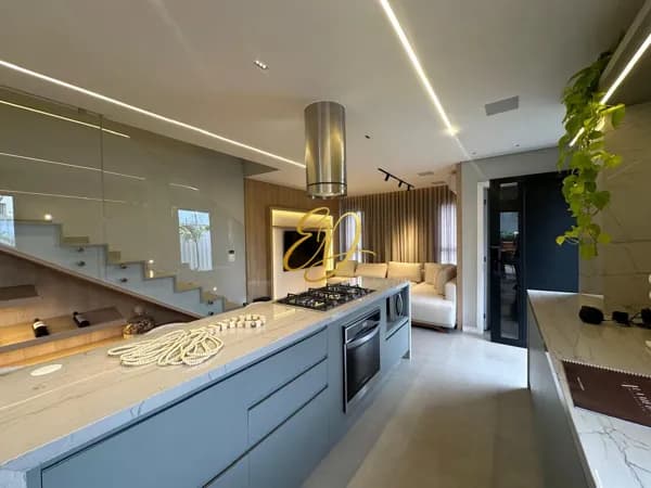 Casa em Condomínio, 3 suítes