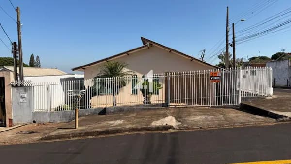 Casa em Apucarana - Núcleo Habitacional Afonso Alves de Camargo