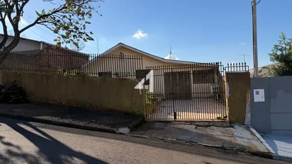 Casa em Apucarana - Núcleo Habitacional Papa João Paulo I
