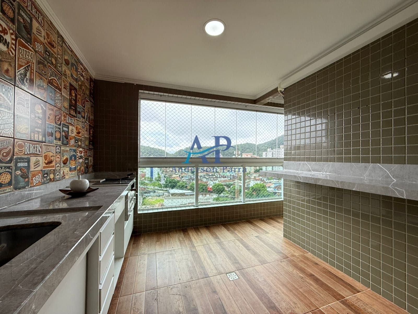 Apartamento no Canto do Forte em Praia Grande com 2 Dormitórios