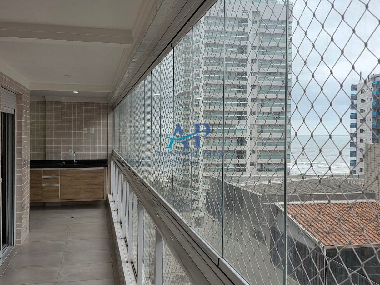 Apartamento no Canto do Forte em Praia Grande com 2 Dormitórios