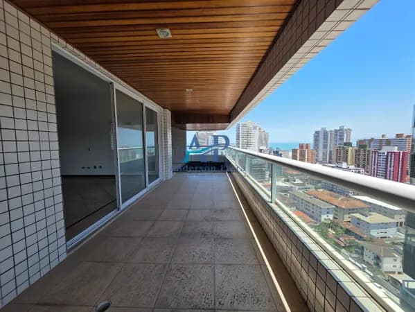 Apartamento Vista Mar no Forte em Praia Grande com Piscina na Varanda