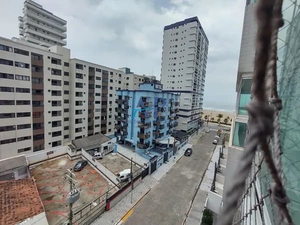 Apartamento com 2 Dormitórios na Guilhermina em Praia Grande