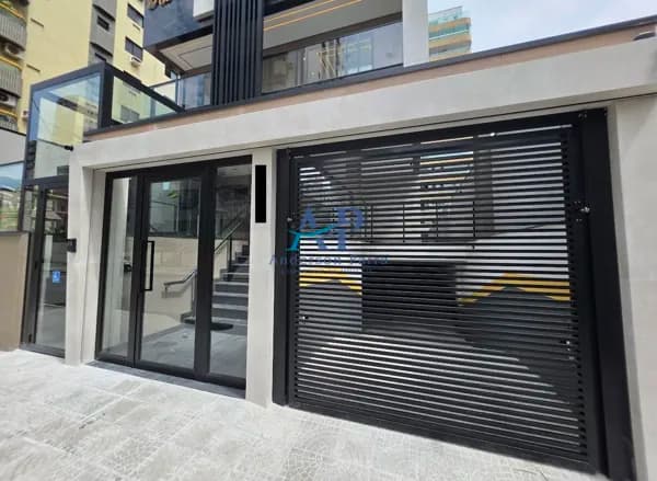 Casa em Condomínio na Guilhermina em Praia Grande com 3 Dormitórios