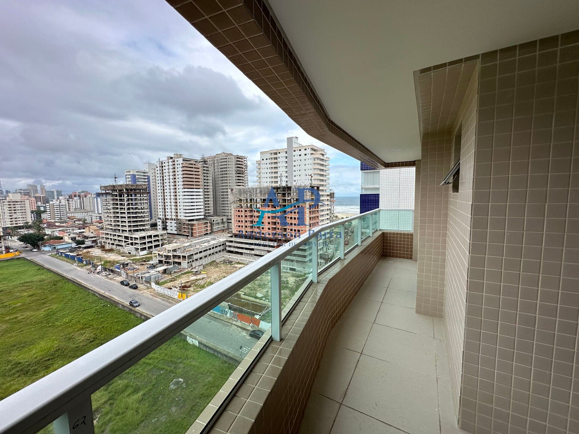Apartamento na Aviação em Praia Grande com 3 Dormitórios