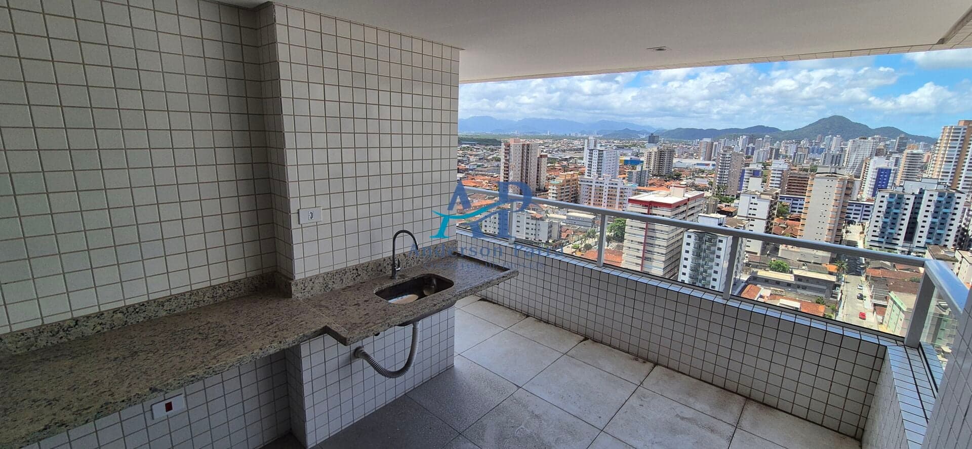 Apartamento na Aviação em Praia Grande com 2 Dormitórios