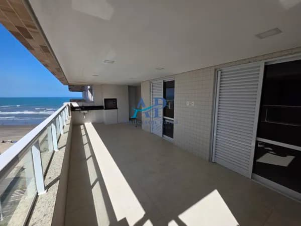 Apartamento na Vila Caiçara em Praia Grande Prédio Frente Mar