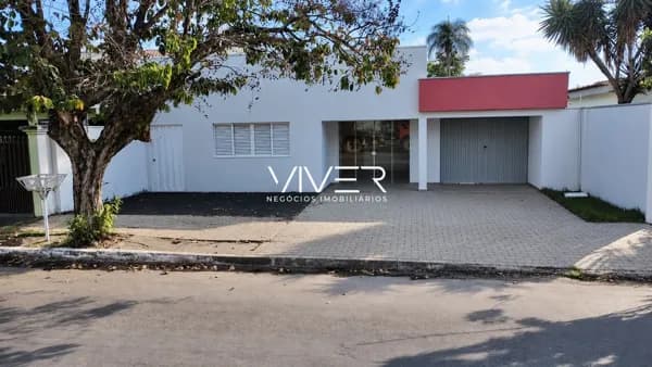 Casa em Goianésia - Centro