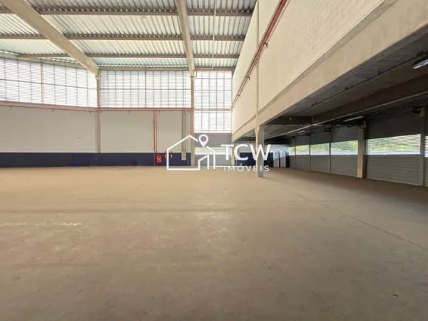 GALPÃO LOGÍSTICO COM DOCAS PARA LOCAÇÃO | 5.000 m² | GUARULHOS/SP