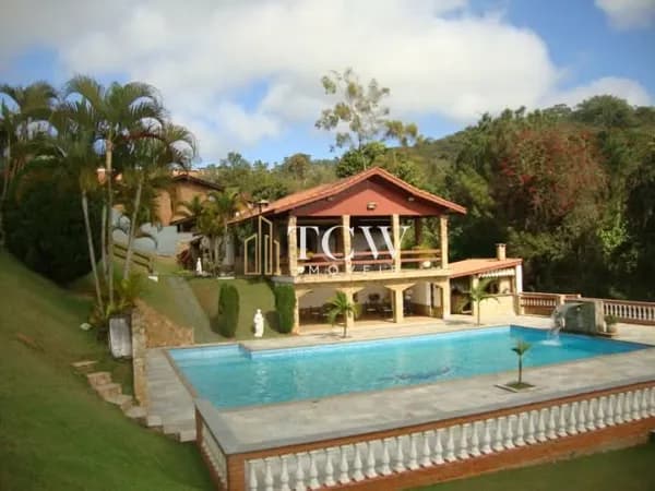 Casa de Condomínio à Venda em Santana de Parnaíba/SP | 483 m² | 4 Quartos | Piscina | São Paulo/SP