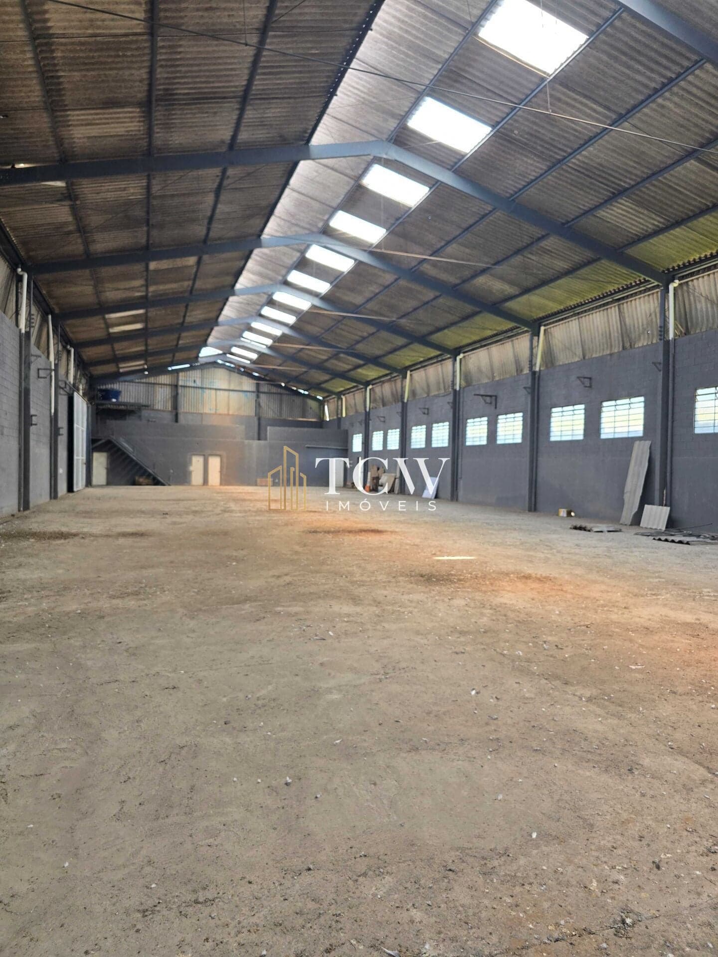 Galpão Industrial e Logístico para Locação em Guarulhos | 2.200 m² | Água Chata