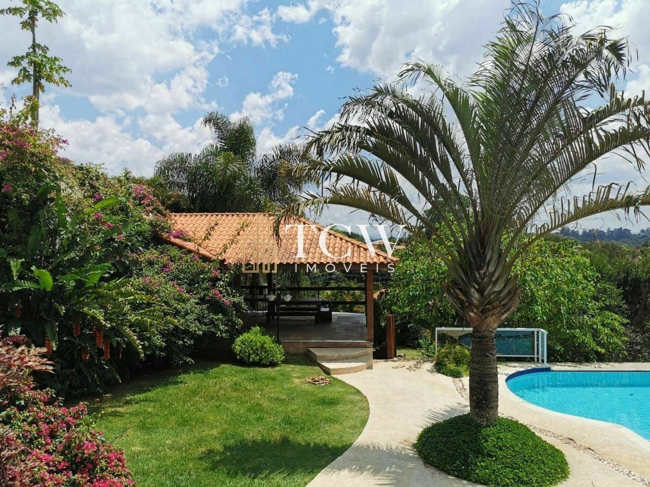 Casa em Condomínio à venda no Granja Viana