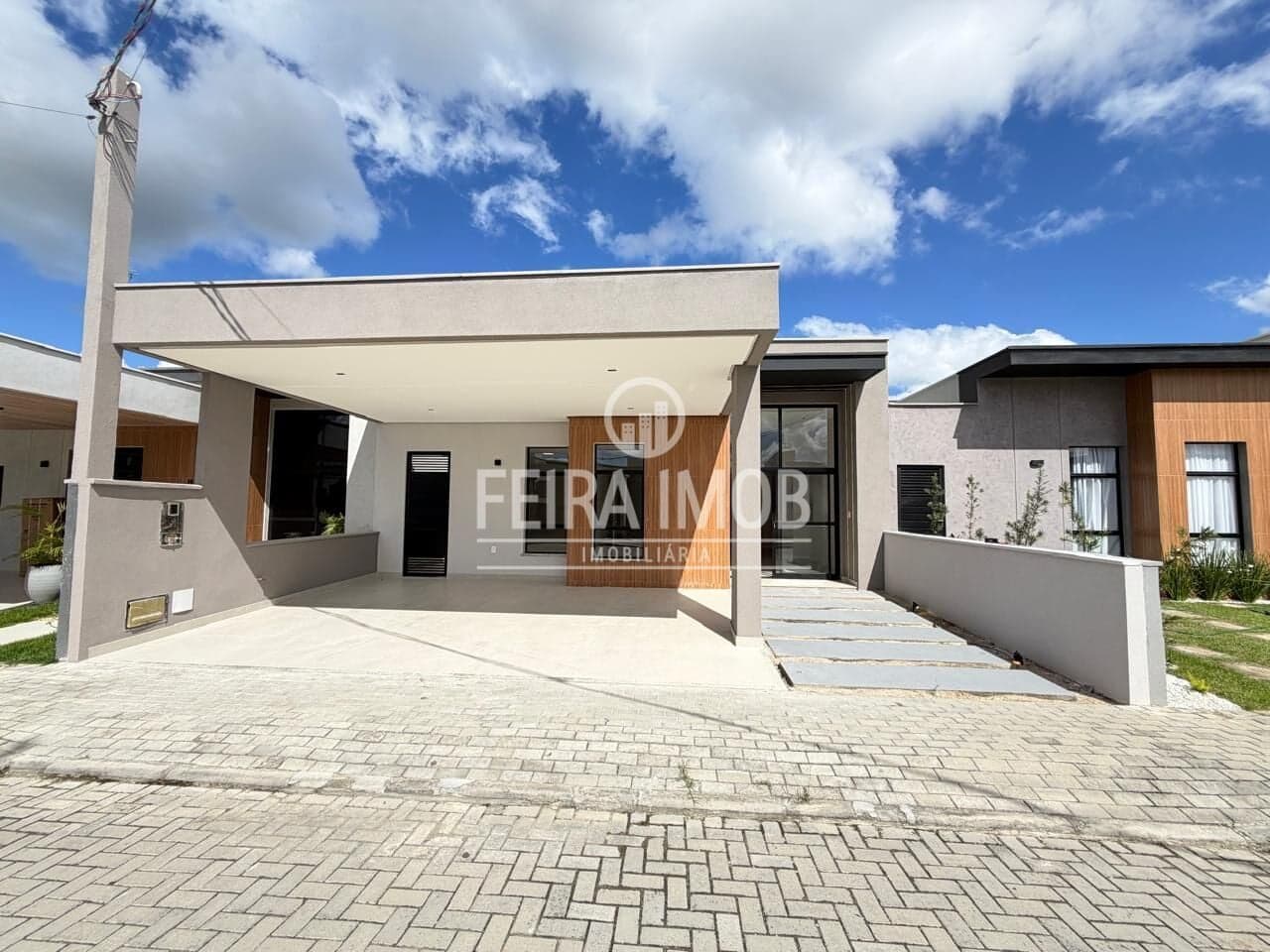 Casa Reformada à Venda no Condomínio Haute | Bairro SIM | Feira de Santana